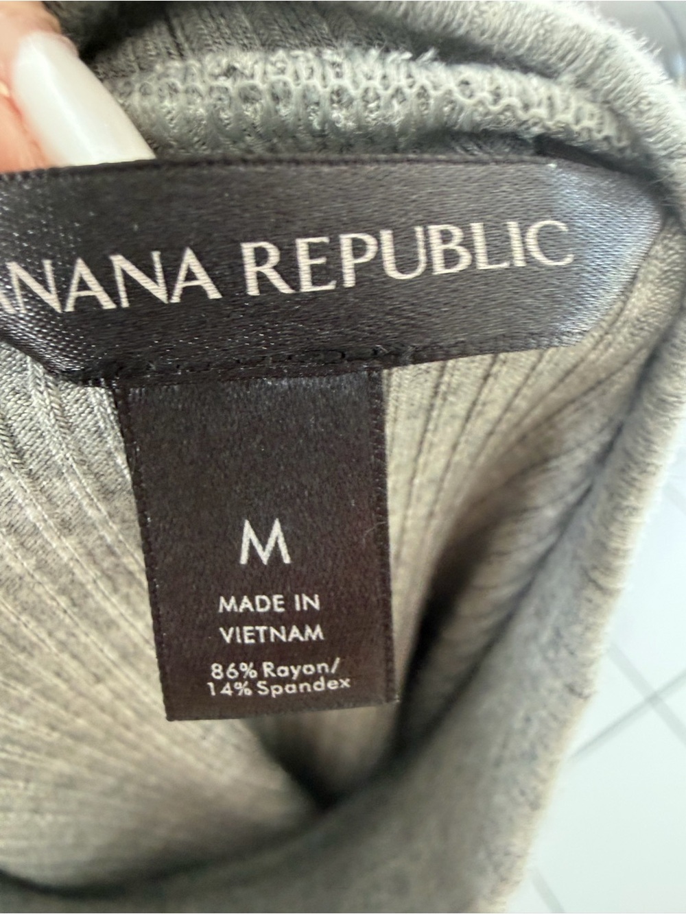 Banana Republic Light Gray Ribbed Crewneck tank   New